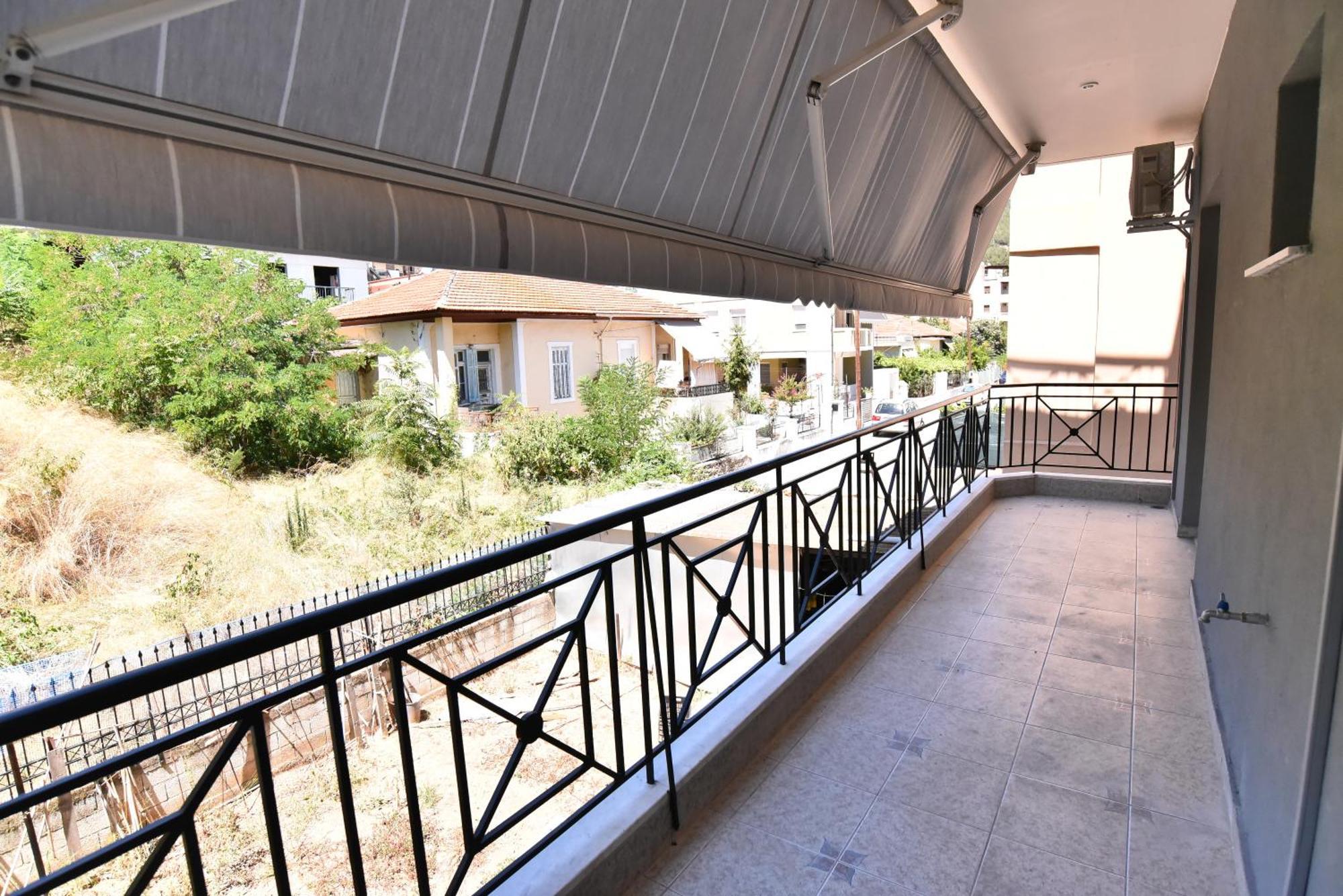Elia Apartment *